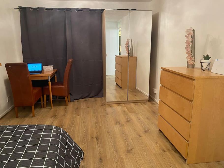 2 Bedroom Flat Camberwell Grove 런던 외부 사진