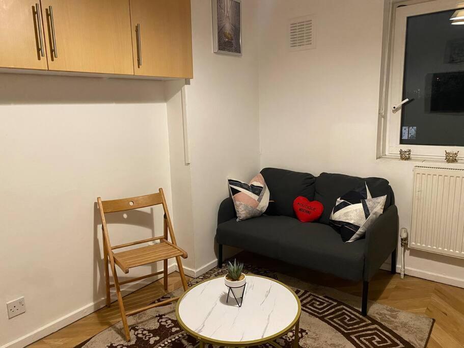 2 Bedroom Flat Camberwell Grove 런던 외부 사진